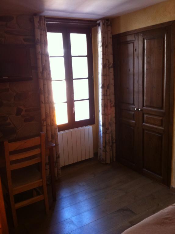 Au Chant Des Marmites Saint-Lary-Soulan Oda fotoğraf