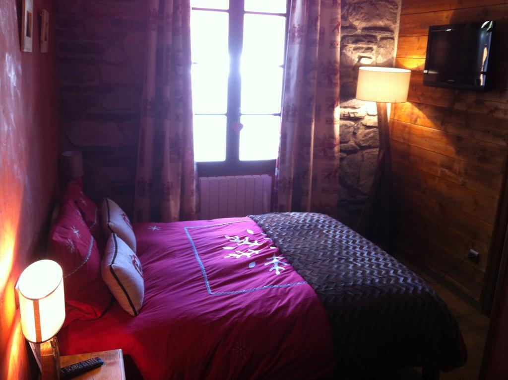 Au Chant Des Marmites Saint-Lary-Soulan Oda fotoğraf